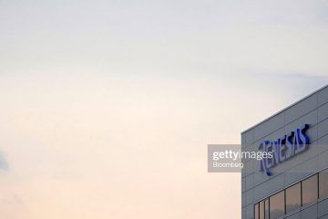 Immeuble avec le logo RENESAS sur la façade